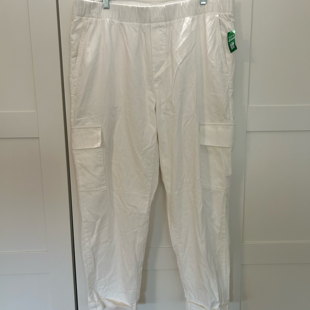 White Gap cargo pants